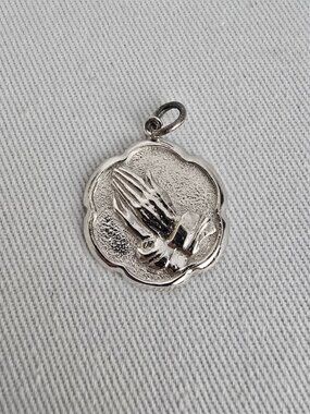 Vintage Sterling Silver Praying Hands Charm Religious Faith Bracelet Charm